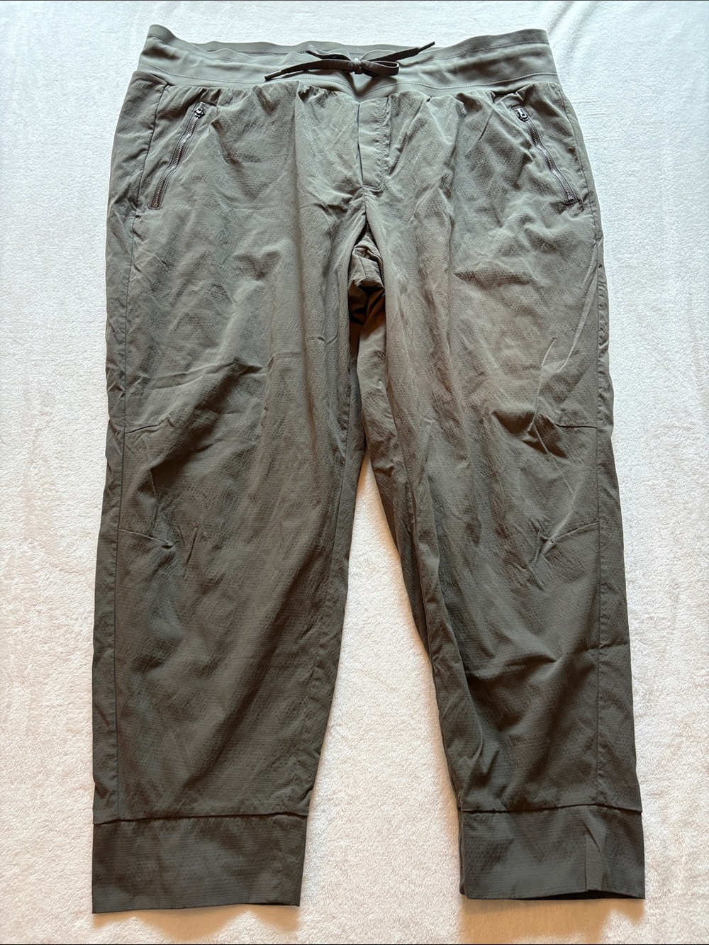 ATHLETA WOMEN’S OLIVE/GRAY TREKKIE NORTH JOGGERS